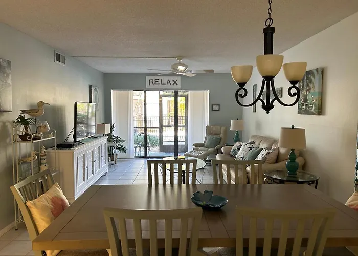 Siesta Key Escape Ground Floor Steps To Heated Pool And Free Trolley